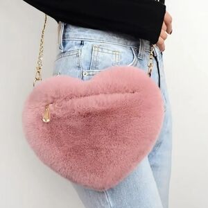 Plush heart pocketbook